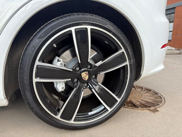 2019 Porsche Cayenne S Coupé III, белый, 8500000 рублей - вид 9
