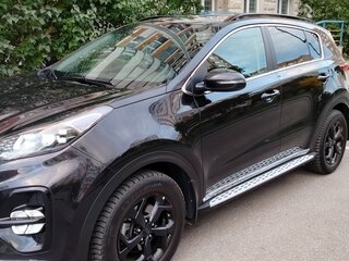 2020 Kia Sportage IV Рестайлинг, чёрный, 3200000 рублей, вид 4