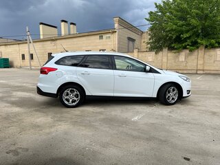 2017 Ford Focus III Рестайлинг, белый, 1100000 рублей, вид 5