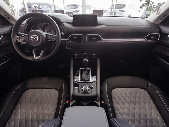 2018 Mazda CX-5 II, серый, 2400000 рублей - вид 5