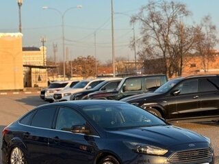2016 Ford Focus III Рестайлинг, синий, 1100000 рублей, вид 4