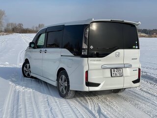 2019 Honda Stepwgn Spada V Рестайлинг, белый, 2750000 рублей, вид 2