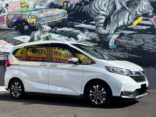 2022 Honda Freed II Рестайлинг, белый, 1230000 рублей, вид 3