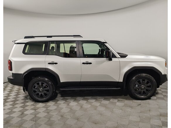 2025 Toyota Land Cruiser Prado 250 Series, белый - вид 3