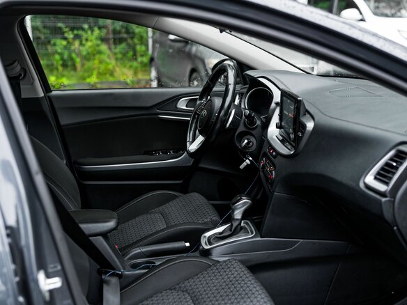 2021 Kia Ceed III, серый, 1480000 рублей - вид 12