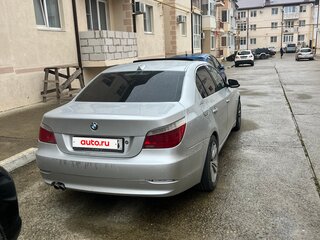 2009 BMW 5 серии 528xi V (E60/E61) Рестайлинг, серебристый, 850000 рублей, вид 4
