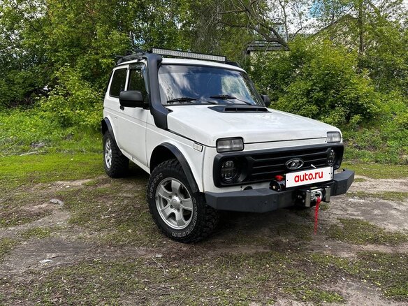 1998 Lada (ВАЗ) 2121 (4x4) I Рестайлинг, белый, 499999 рублей - вид 1