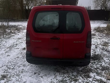 2009 Peugeot Partner, красный, 320000 рублей, вид 2