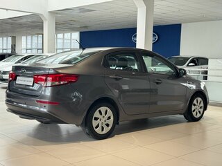 2015 Kia Rio III Рестайлинг, серый, 1075000 рублей, вид 4