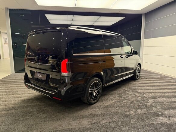 2024 Mercedes-Benz V-Класс Extra Long 300 d экстра длинный III (W447) Рестайлинг 2, чёрный, 16400000 рублей - вид 1
