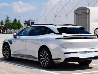 2025 Zeekr 007 GT 75 kWh, белый, 7619761 рублей, вид 5
