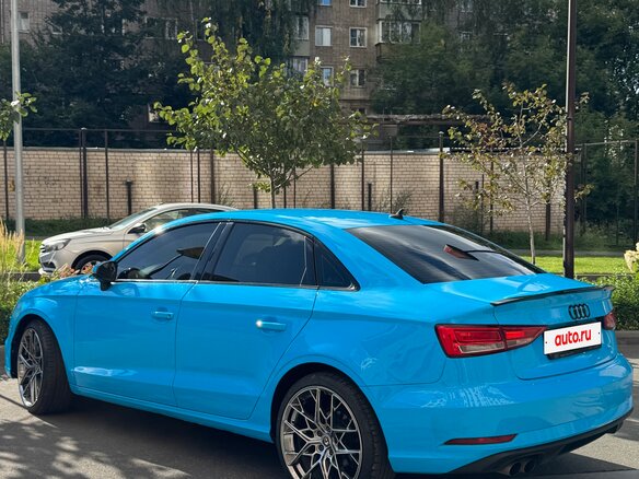 2019 Audi A3 III (8V) Рестайлинг, голубой, 1400000 рублей - вид 11