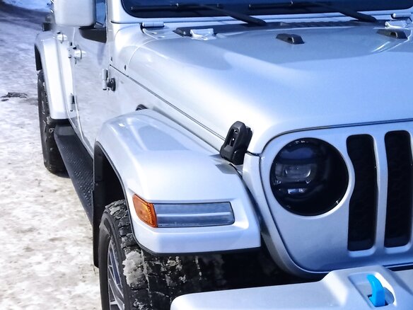 2022 Jeep Wrangler IV (JL), серебристый, 3499999 рублей - вид 2