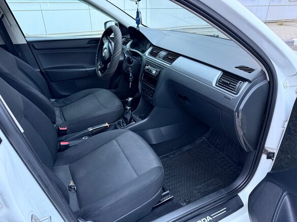 2015 Skoda Rapid I, белый - вид 9