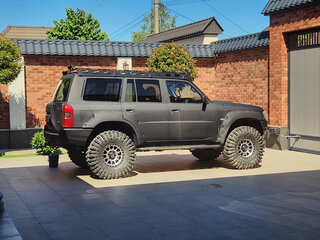 2005 Nissan Patrol V (Y61) Рестайлинг, чёрный, 2400000 рублей, вид 2