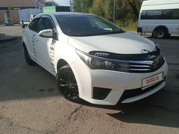 2013 Toyota Corolla XI (E160, E170, E180), белый, 900000 рублей - вид 4