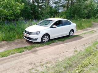 2018 Volkswagen Polo V Рестайлинг, белый, 1450000 рублей, вид 2