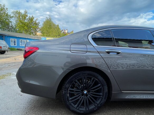 2018 BMW 7 серии Long 740Ld xDrive VI (G11/G12), серый, 3490000 рублей - вид 3