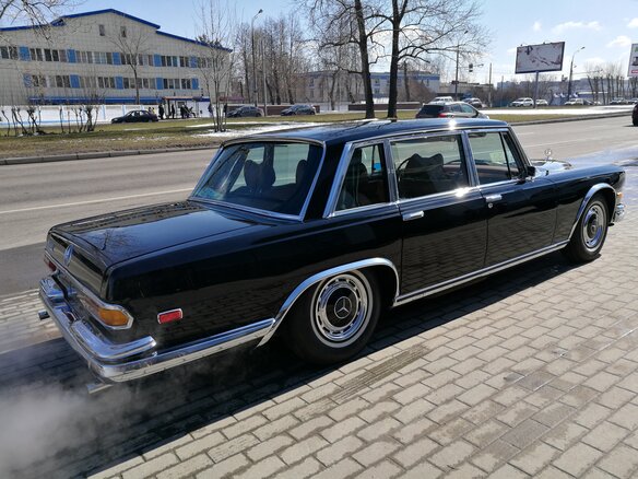 1970 Mercedes-Benz W100, чёрный - вид 1