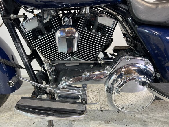 2010 Harley-Davidson Road King, синий, 610000 рублей - вид 22