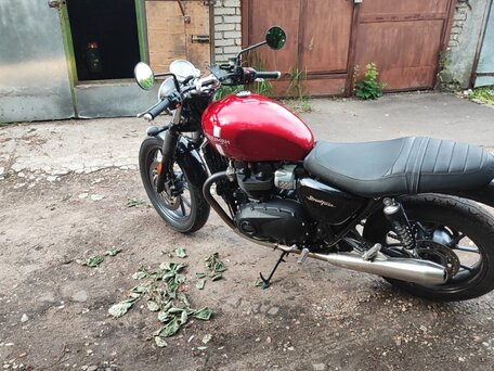 2016 Triumph Street Twin, красный, 560000 рублей, вид 3