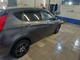 2011 Hyundai Solaris I, чёрный, 670000 рублей, вид 4