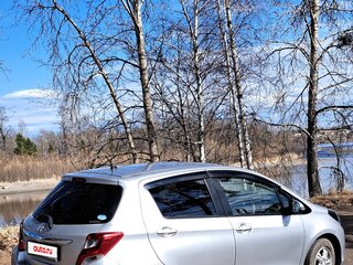 2014 Toyota Vitz III (XP130) Рестайлинг, серый, 740000 рублей, вид 3