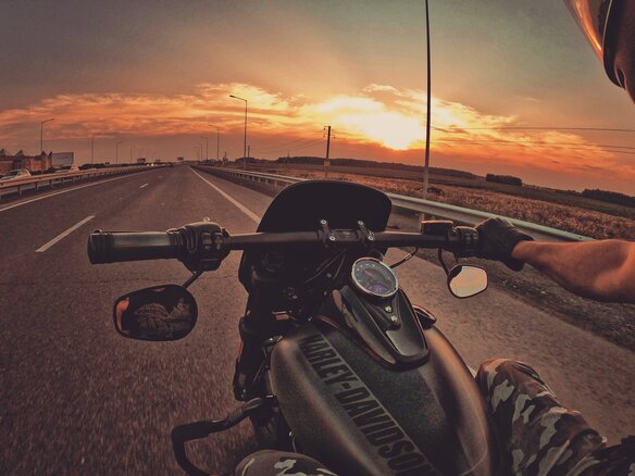 2018 Harley-Davidson Fat Bob, серый, 1300000 рублей - вид 9