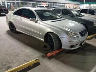 2005 Mercedes-Benz CLK-Класс 500 II (W209) Рестайлинг, серебристый, 450000 рублей, вид 1