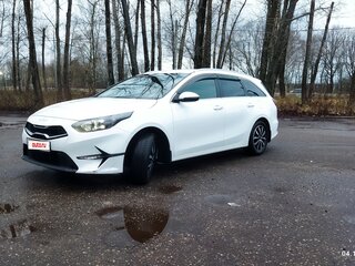 2021 Kia Ceed III Рестайлинг, белый, 1600000 рублей, вид 3