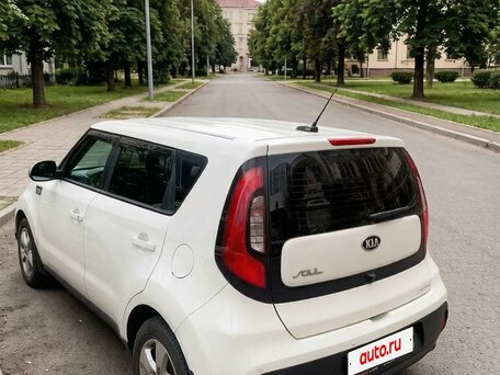 2018 Kia Soul II Рестайлинг, белый, 1420000 рублей, вид 3