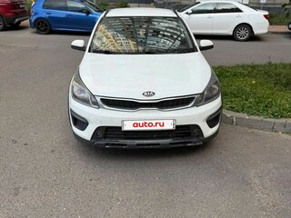 2019 Kia Rio X-Line IV, белый, 1150000 рублей, вид 4