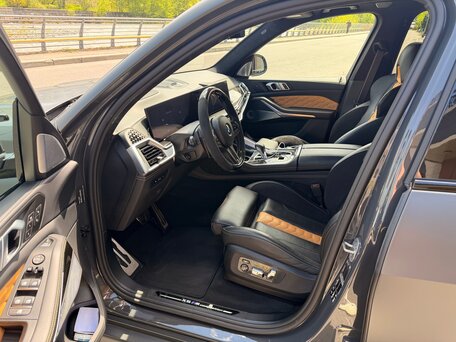 2023 BMW X5 M Competition III (F95) Рестайлинг, серый, 14500000 рублей, вид 5