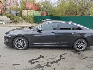 2021 Kia K5 III, серый, 1820000 рублей, вид 4