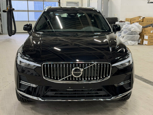 2025 Volvo XC60 II Рестайлинг 2, чёрный, 6350000 рублей - вид 1