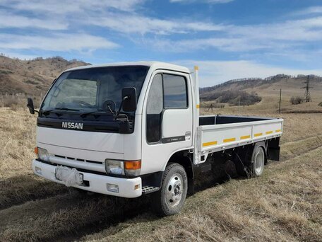1992 Nissan Atlas, серый, 1800000 рублей, вид 3