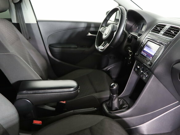 2018 Volkswagen Polo V Рестайлинг, белый, 999990 рублей - вид 13