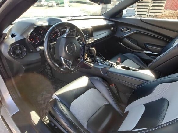 2017 Chevrolet Camaro VI, серый, 2480000 рублей - вид 15