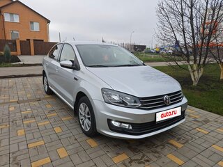 2018 Volkswagen Polo V Рестайлинг, серебристый, 1330000 рублей, вид 3