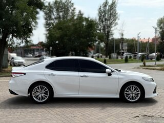 2018 Toyota Camry VIII (XV70), белый, 2900000 рублей, вид 5