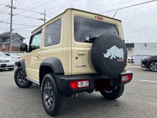 2023 Suzuki Jimny Sierra IV, бежевый, 1680000 рублей, вид 3