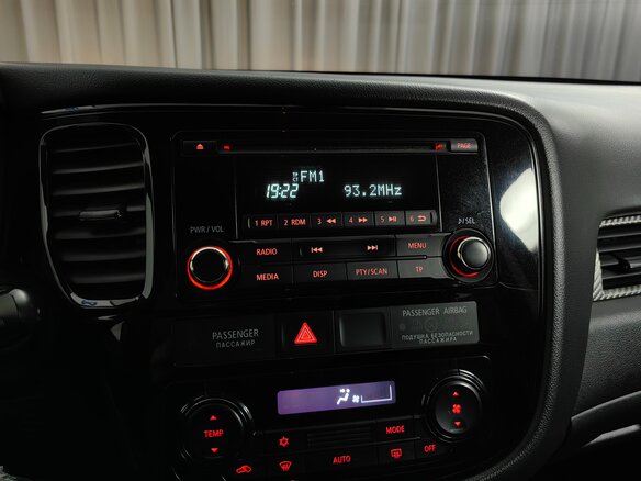 2018 Mitsubishi Outlander III Рестайлинг 2, синий, 1555000 рублей - вид 12