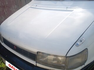 1993 Mitsubishi Space Wagon II, белый, 100000 рублей, вид 3