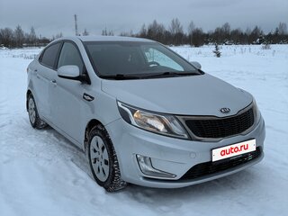2011 Kia Rio 5-speed III, серебристый, 850000 рублей, вид 3