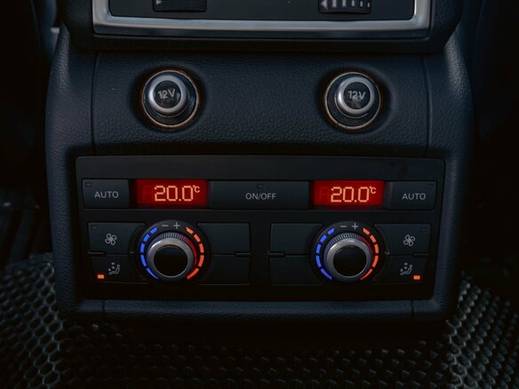 2011 Audi Q7 I (4L) Рестайлинг, чёрный, 1995000 рублей - вид 16