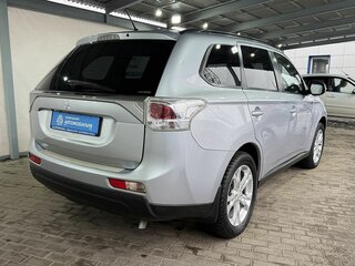 2013 Mitsubishi Outlander III, серебристый, 1405000 рублей, вид 5