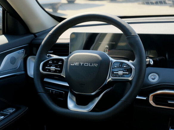 2026 Jetour X70+ I Рестайлинг, серый, 3399000 рублей - вид 14