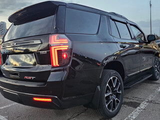 2022 Chevrolet Tahoe V, чёрный, 7450000 рублей, вид 3