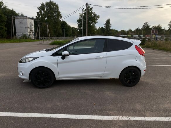 2009 Ford Fiesta Mk6, белый, 370000 рублей - вид 6