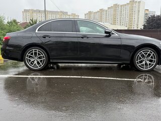 2021 Mercedes-Benz E-Класс 220 d V (W213, S213, C238) Рестайлинг, чёрный, 5050000 рублей, вид 3